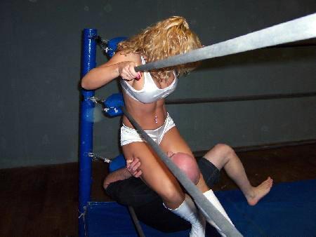 Satine using the entire ring to her advantage